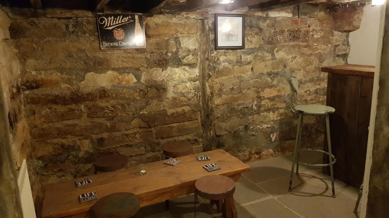 The Hideaway Villa Whitby Esterno foto