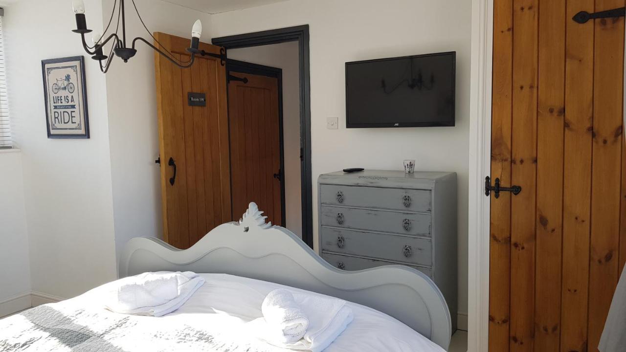 The Hideaway Villa Whitby Esterno foto