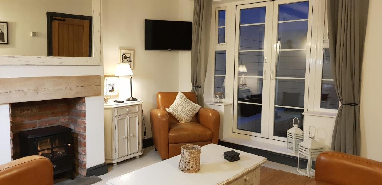 The Hideaway Villa Whitby Esterno foto