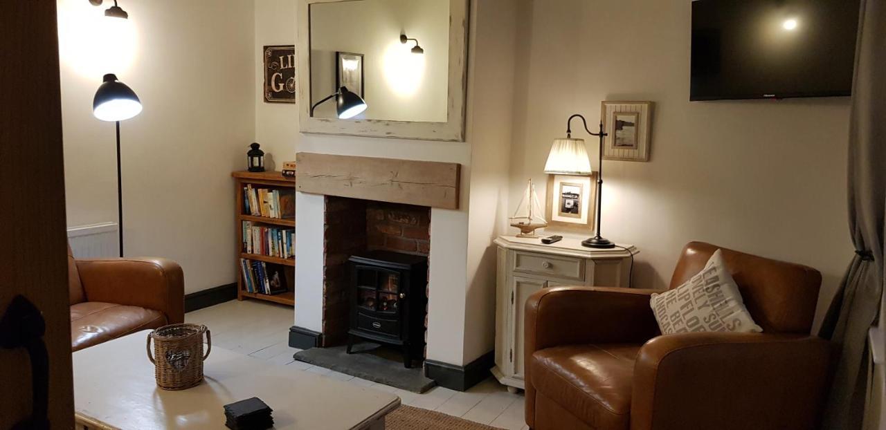 The Hideaway Villa Whitby Esterno foto