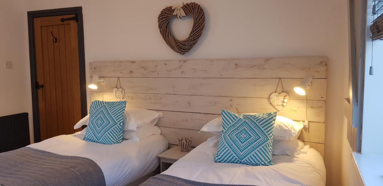 The Hideaway Villa Whitby Esterno foto