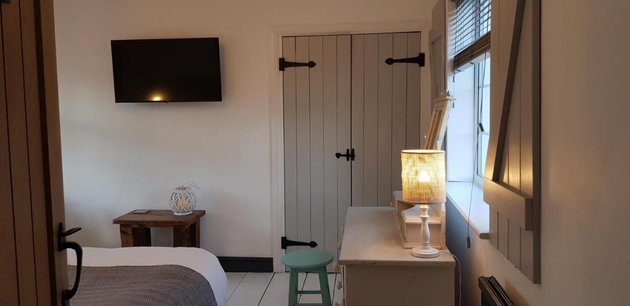 The Hideaway Villa Whitby Esterno foto