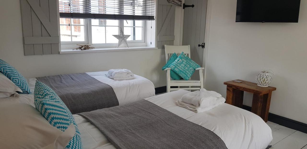 The Hideaway Villa Whitby Esterno foto