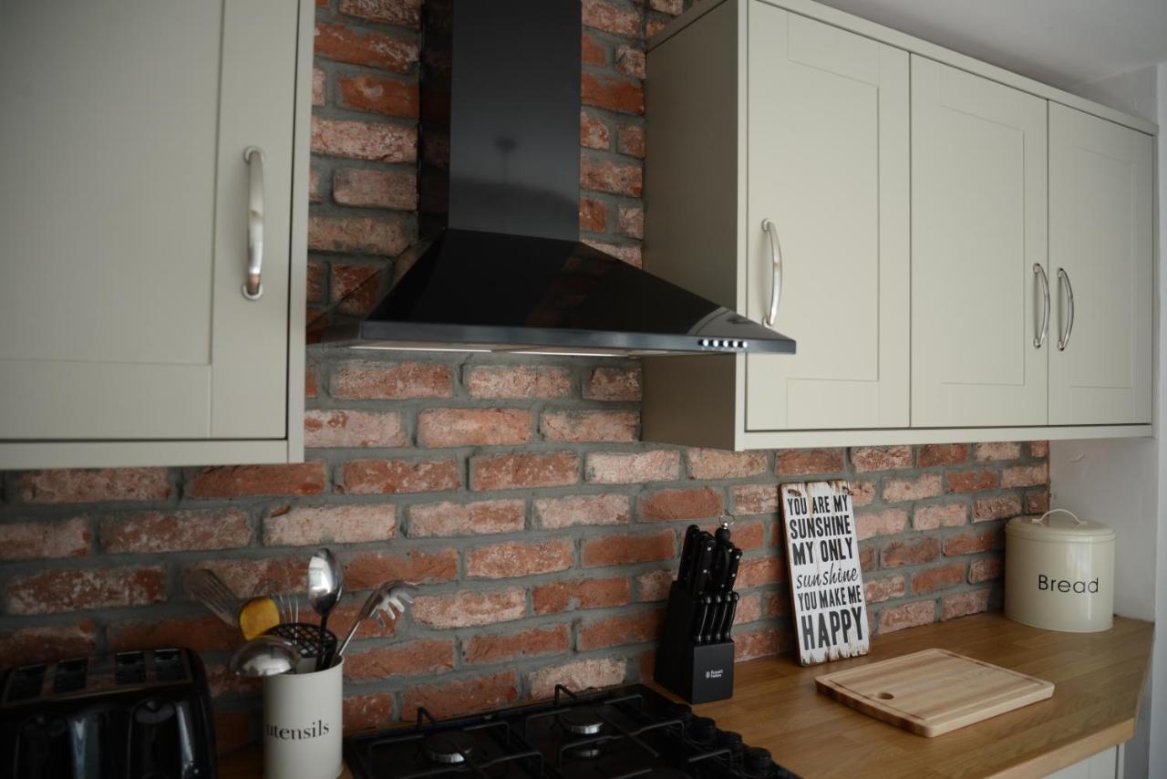 The Hideaway Villa Whitby Esterno foto